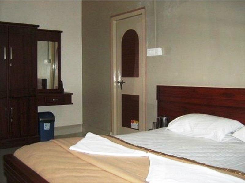 Hotel Caveri Madikeri Exterior foto