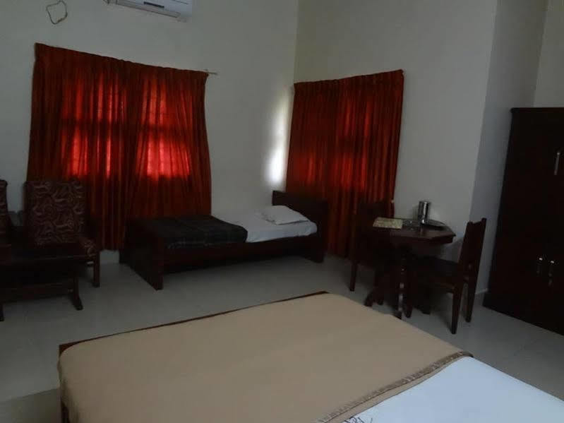 Hotel Caveri Madikeri Exterior foto